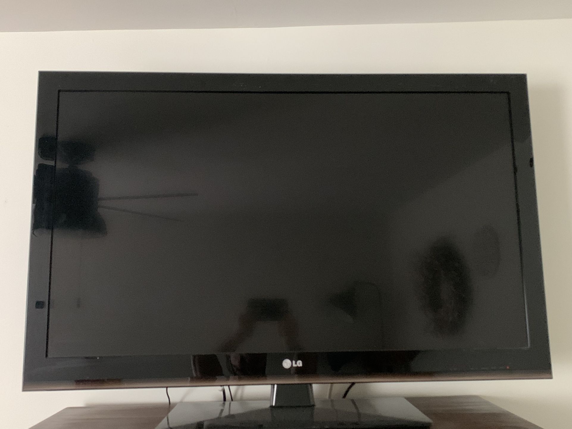 42” LG Flat Screen TV