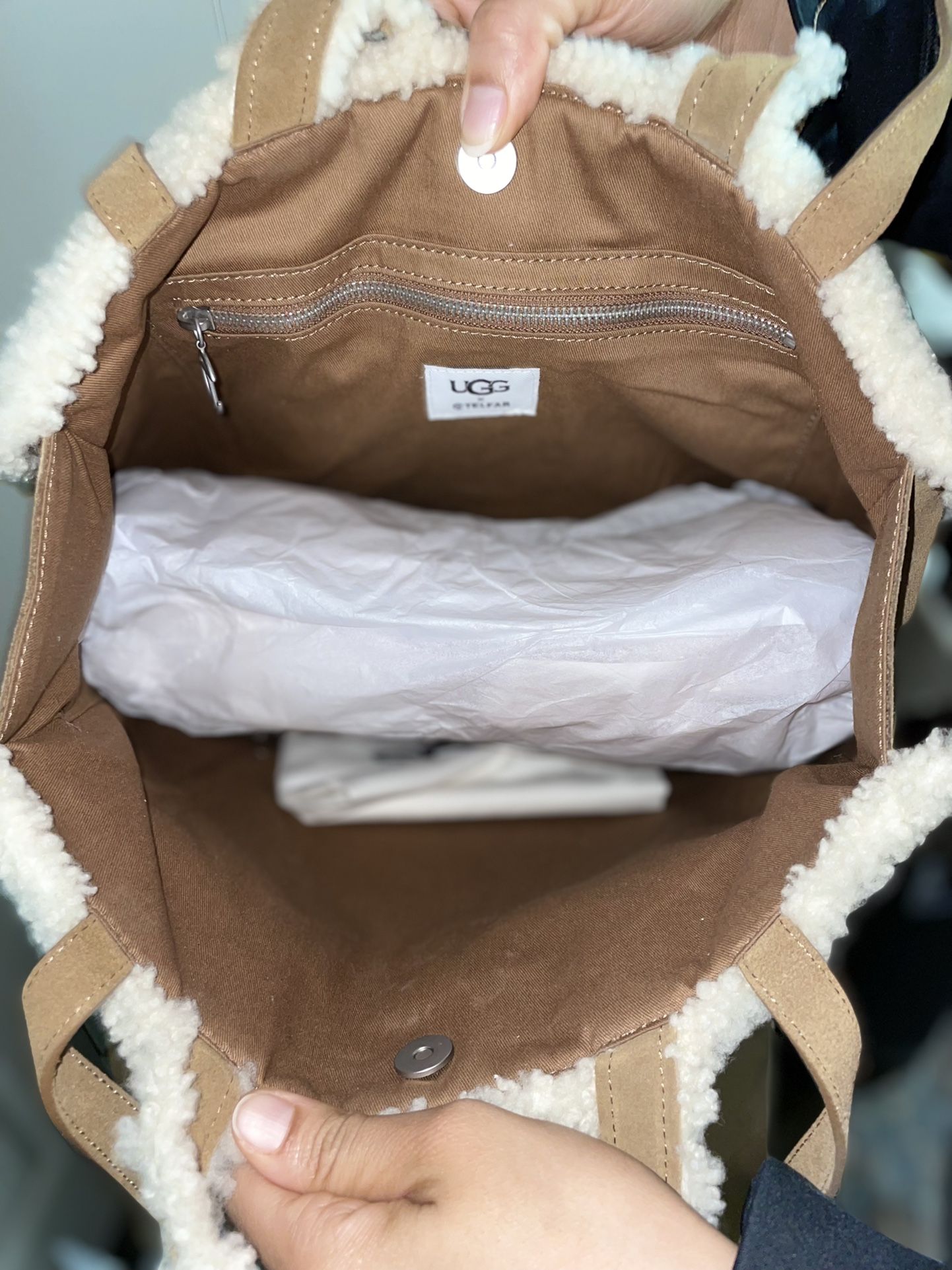 New UGG x TELFAR Shopper Bag Small Chestnut Shearling In Hand 100%  Authentic for Sale in Los Angeles, CA - OfferUp