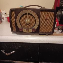 Zenith Vintage Radio