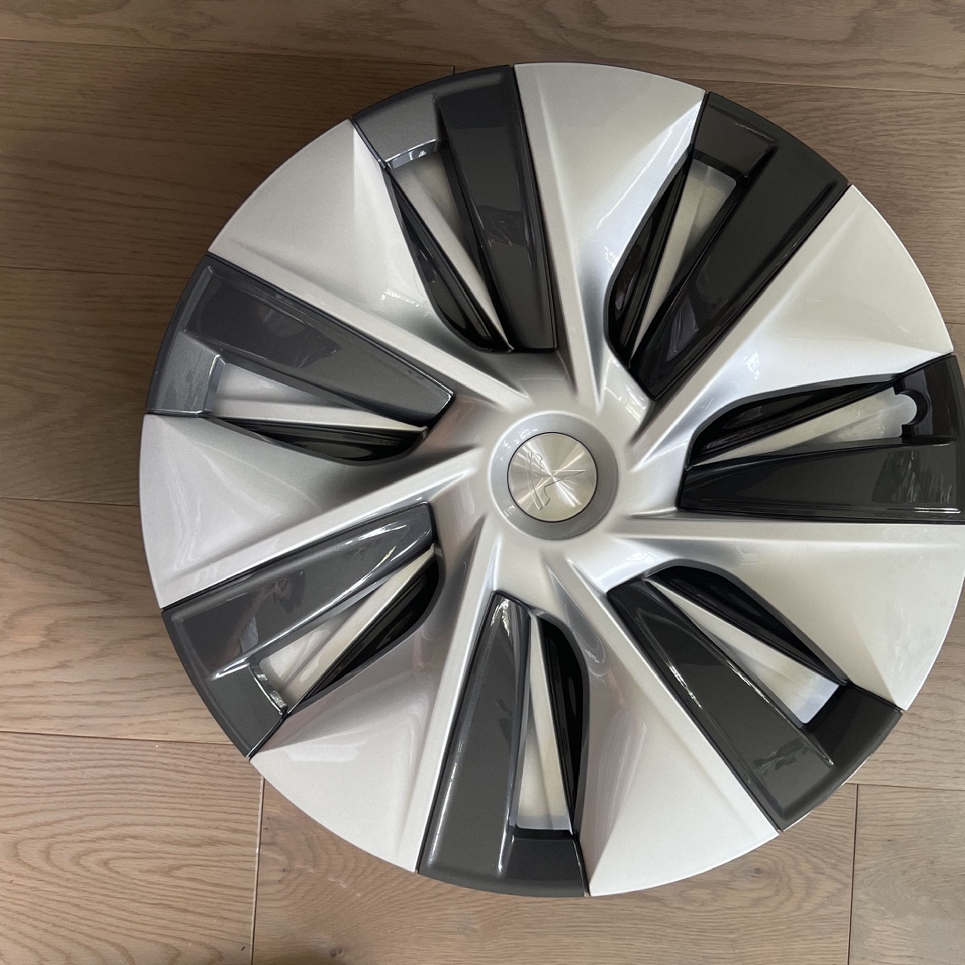 Tesla model Y Original Wheel Cover
