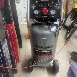 Compresor Husky Air Silent  20 Gallones