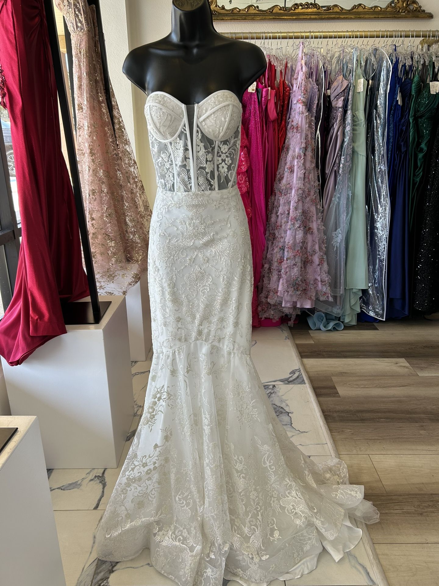 New With Tags Gorgeous Wedding Dress Size 10