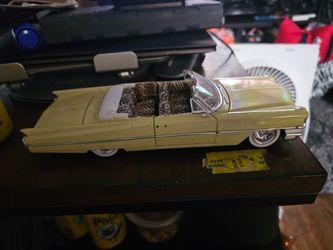 Scarface 1963 Cadillac Series 62 1:18 Scale Car  from Jada Toys