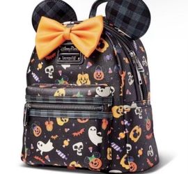 NEW DISNEY PARKS  HALLOWEEN BACKPACK EXCLUSIVE EDITION