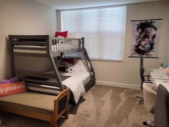 Bunk Bed : Twin-over-Full