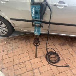 Makita Jack Hammer 