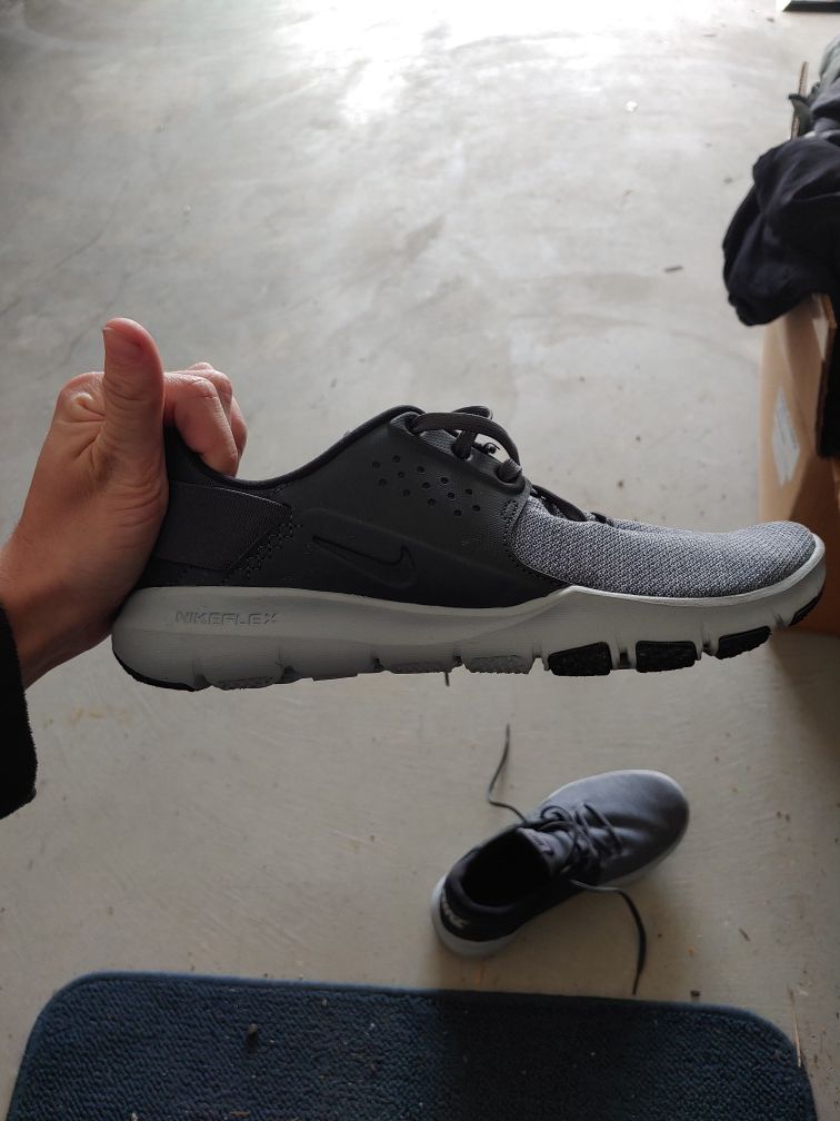 Nike shoes 9.5w