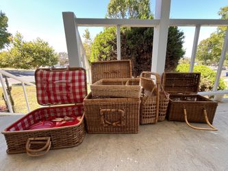 Vintage Wicker Pinic Set