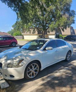 2012 Nissan maxima