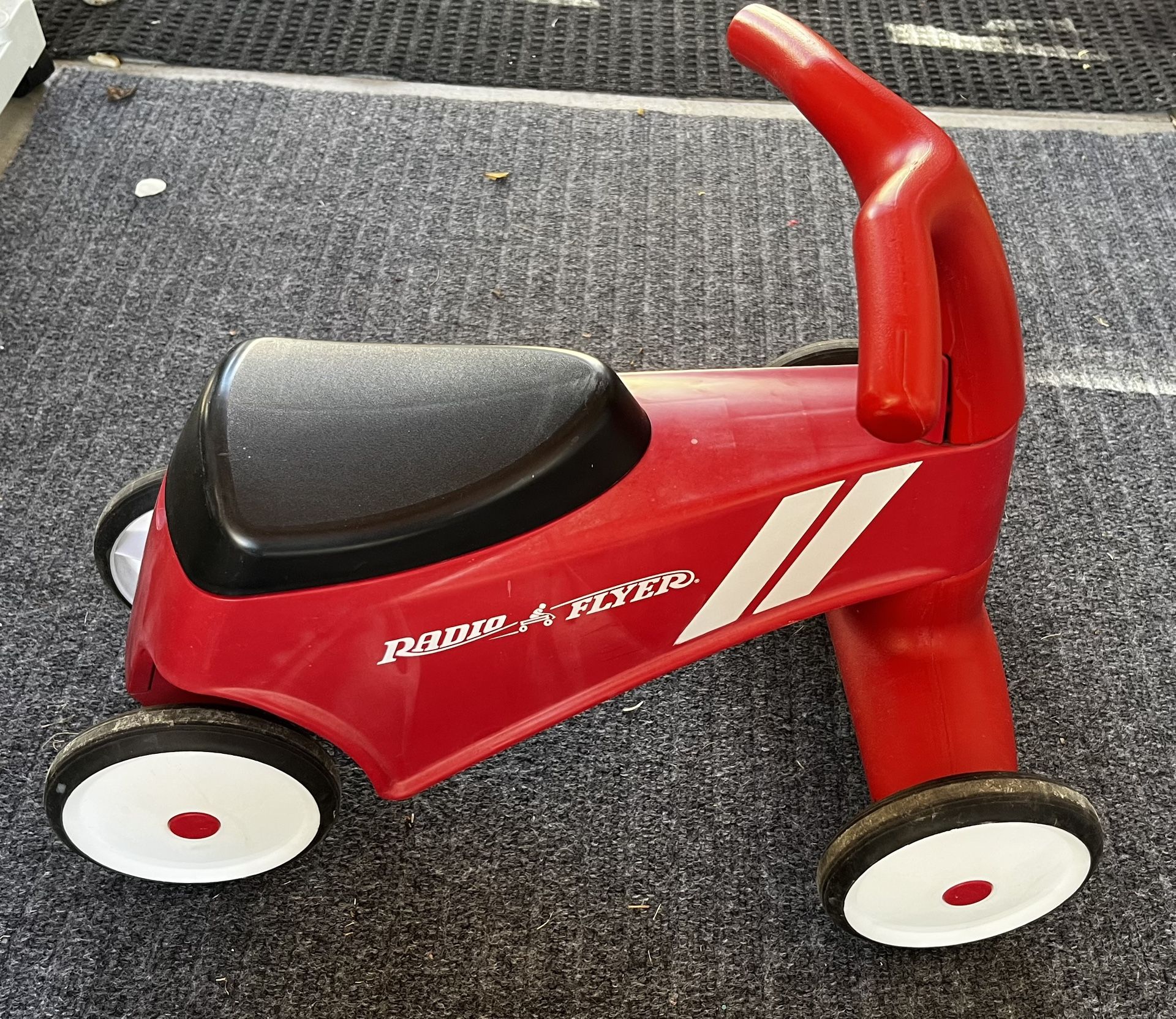 Radio Flyer Scoot About Ride ,