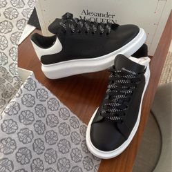 Alexander McQueen Sneaker (Brand New) 