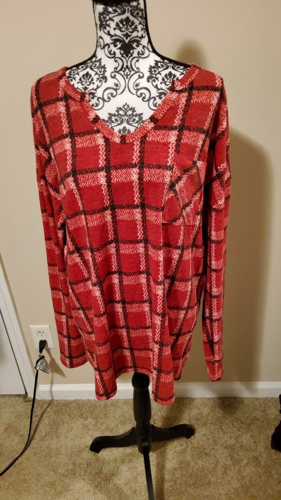 Perfectly Priscilla Light Red Fleece Size 3XL
Nwot 95% Polyester
5% Spandex