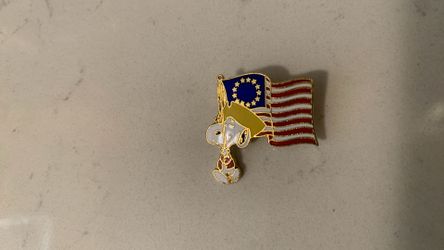 Snoopy Peanuts Patriotic lapel pin