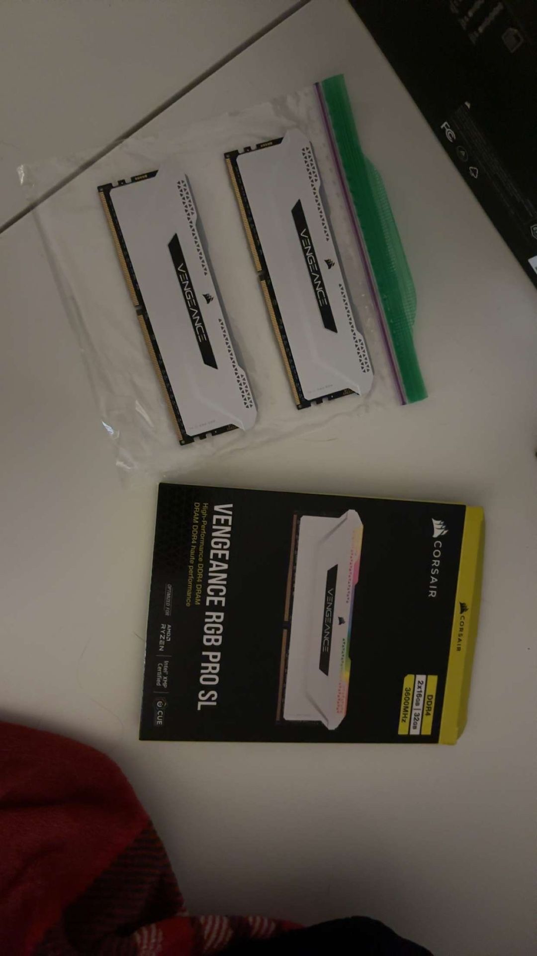 VENGEANCE RGB PRO SL High-Performance DDR4 DRAM