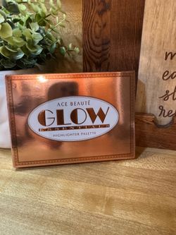 NEW - Ace Beaute Highlight Palette