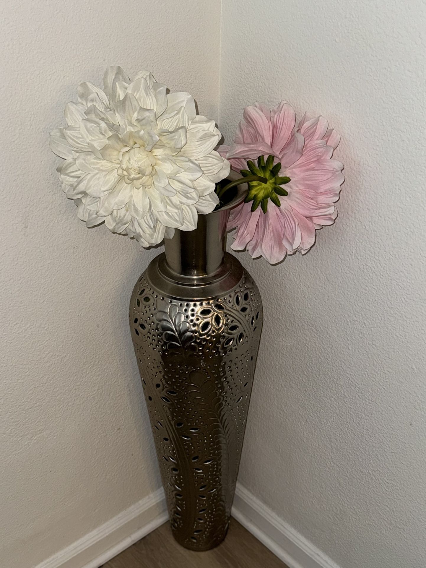Beautiful Sliver Vase, Flowers 