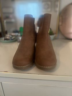 Womans Size 8.5