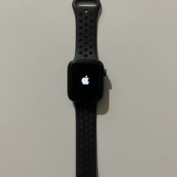Apple Watch SE (GPS + Cellular) Aluminum (Nike Edition)