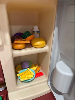 Play kitchen set