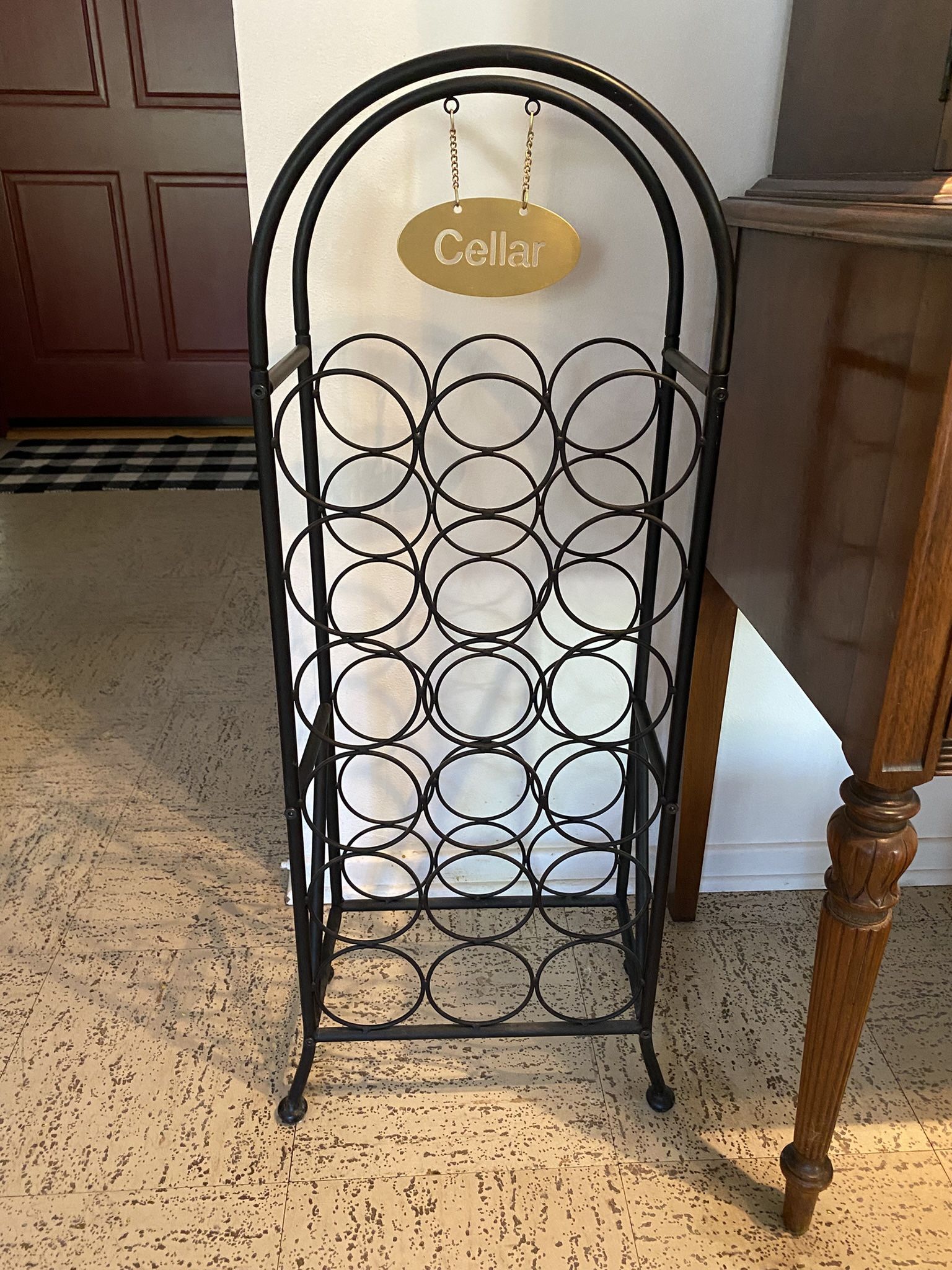 Metal Wine Rack with Wine Sign