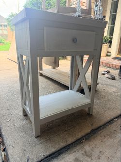 Side rustic table
