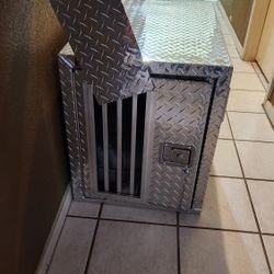 
Indestructible dog crate from Owens Products made from diamond-plated steel. 🤩PICK UP ONLY 