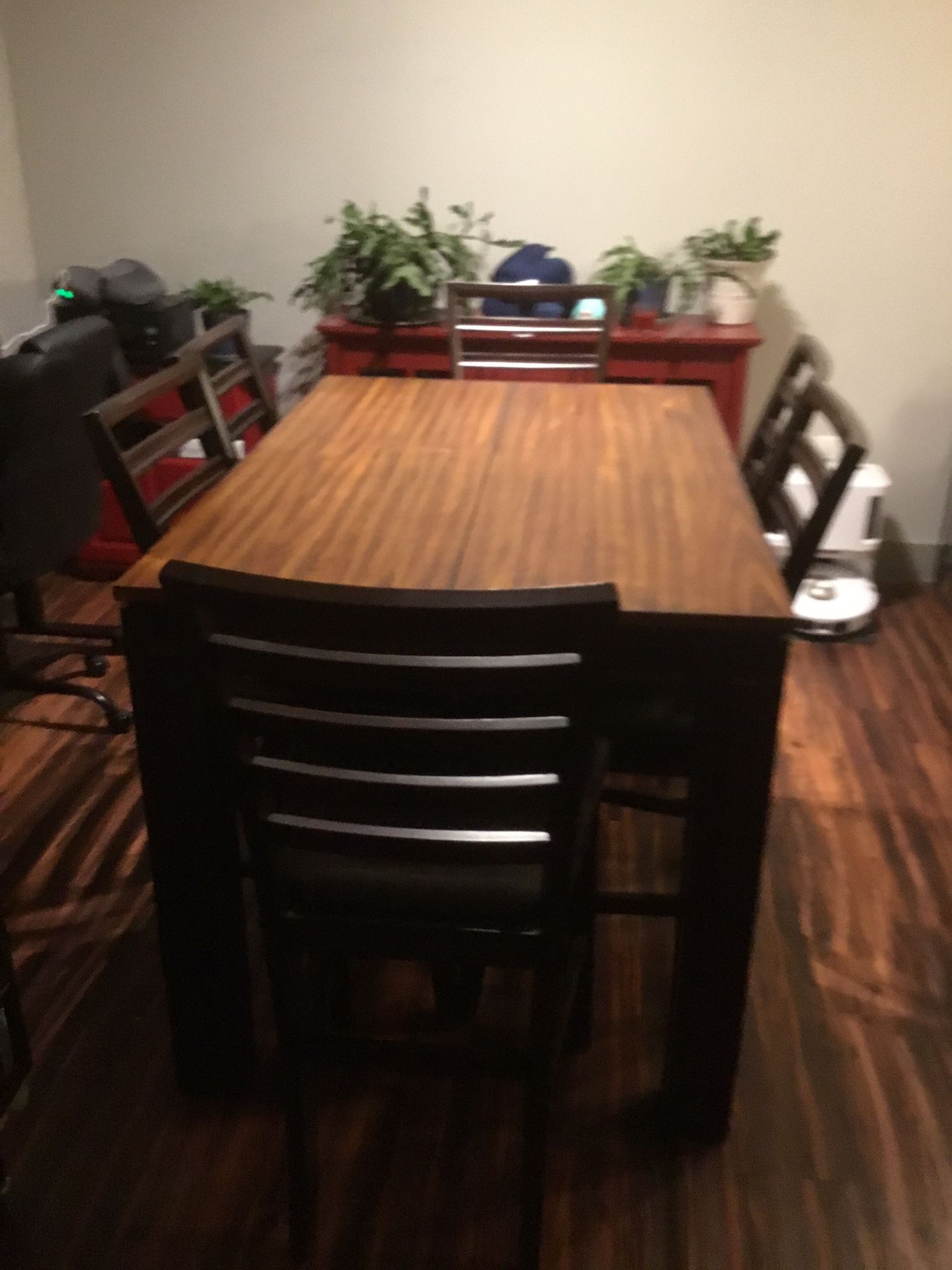 Dining Table and 6 Chairs