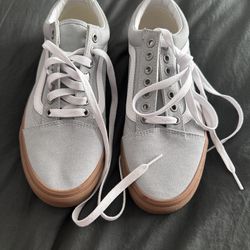 Super cute BRAND NEW Vans. Size 8