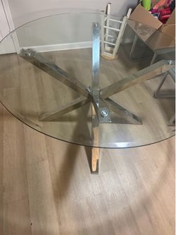 MOVING SALE- Beautiful Dining Table set