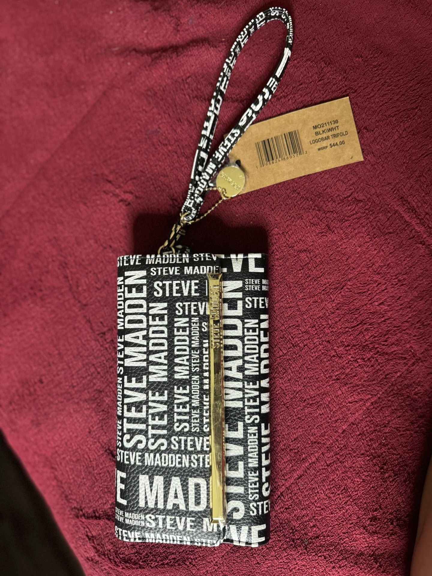 NWT Steve Madden Logobar Trifold Wristlet - Black & White