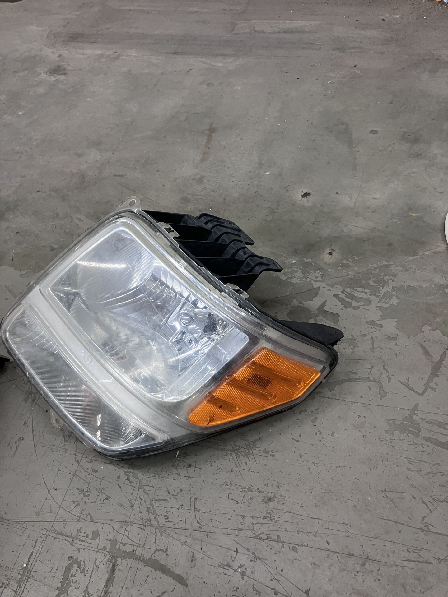 Dodge Nitro Headlight