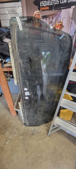 Large Tinted Auto Glass Panel 05 Sequoia