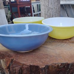 $100 VINTAGE PYREX MIXING BOWLS