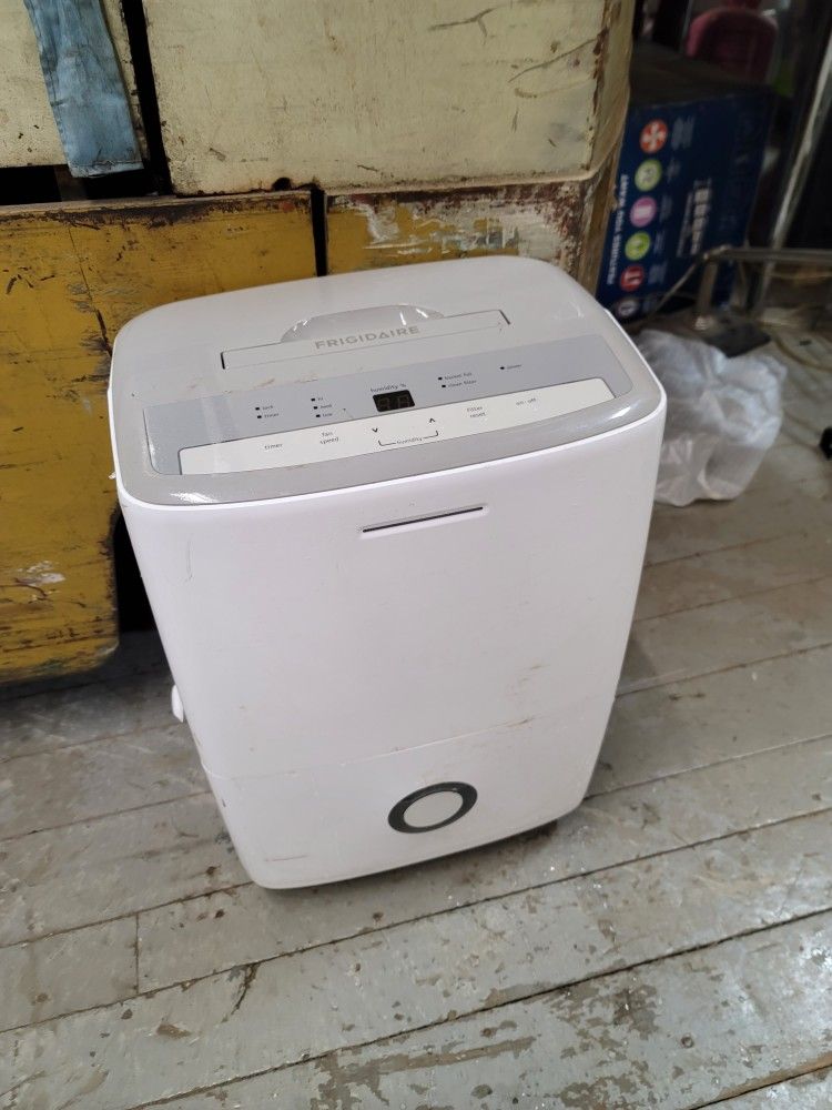 30-pint Frigidaire Dehumidifier In Excellent Working Condition