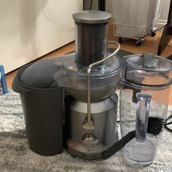 Juicer for vegetable and fruit in a good condition