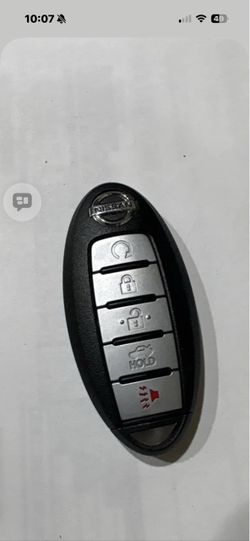 Nissan key fob with key