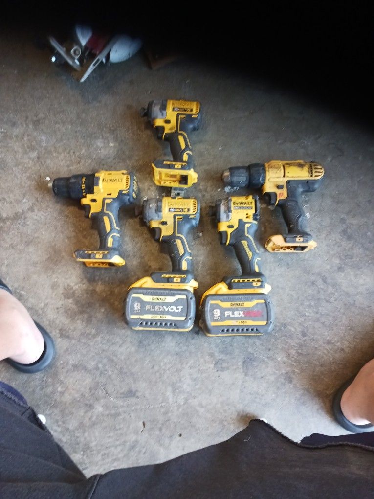 Dewalt Drills And Impacts 