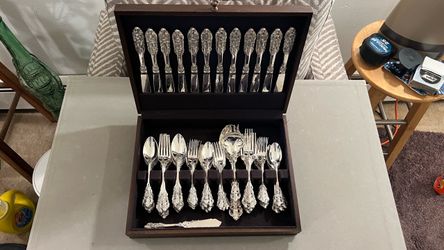 China silverware set