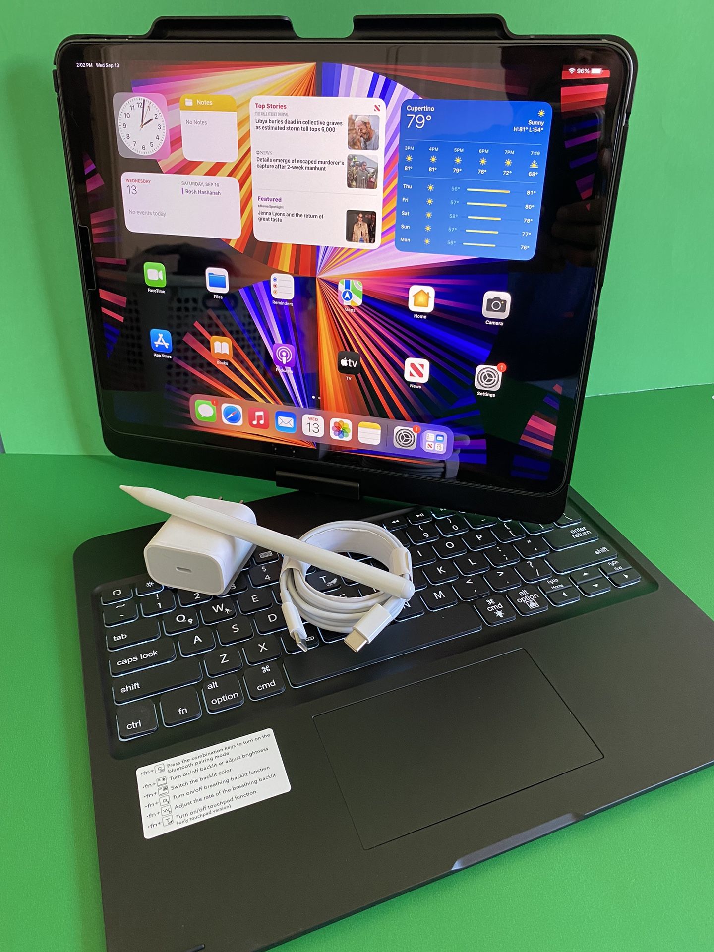 256GB Apple IPad Pro 12.9” 5th Generation (2021 Model / M1 chip / Liquid Retina XDR display) with keyboard, pen & Accessories