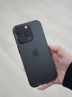 iPhone 16 Pro Max 6.9" (Unlocked) 256GB Fair Black Titanium