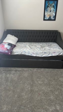 Daybed with mattress