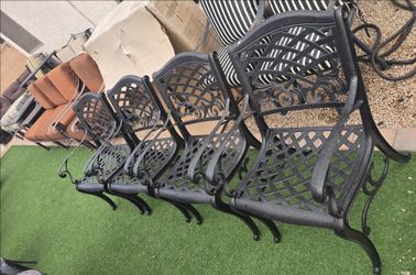 $200 BEAUTIFUL PATIO CHAIRS