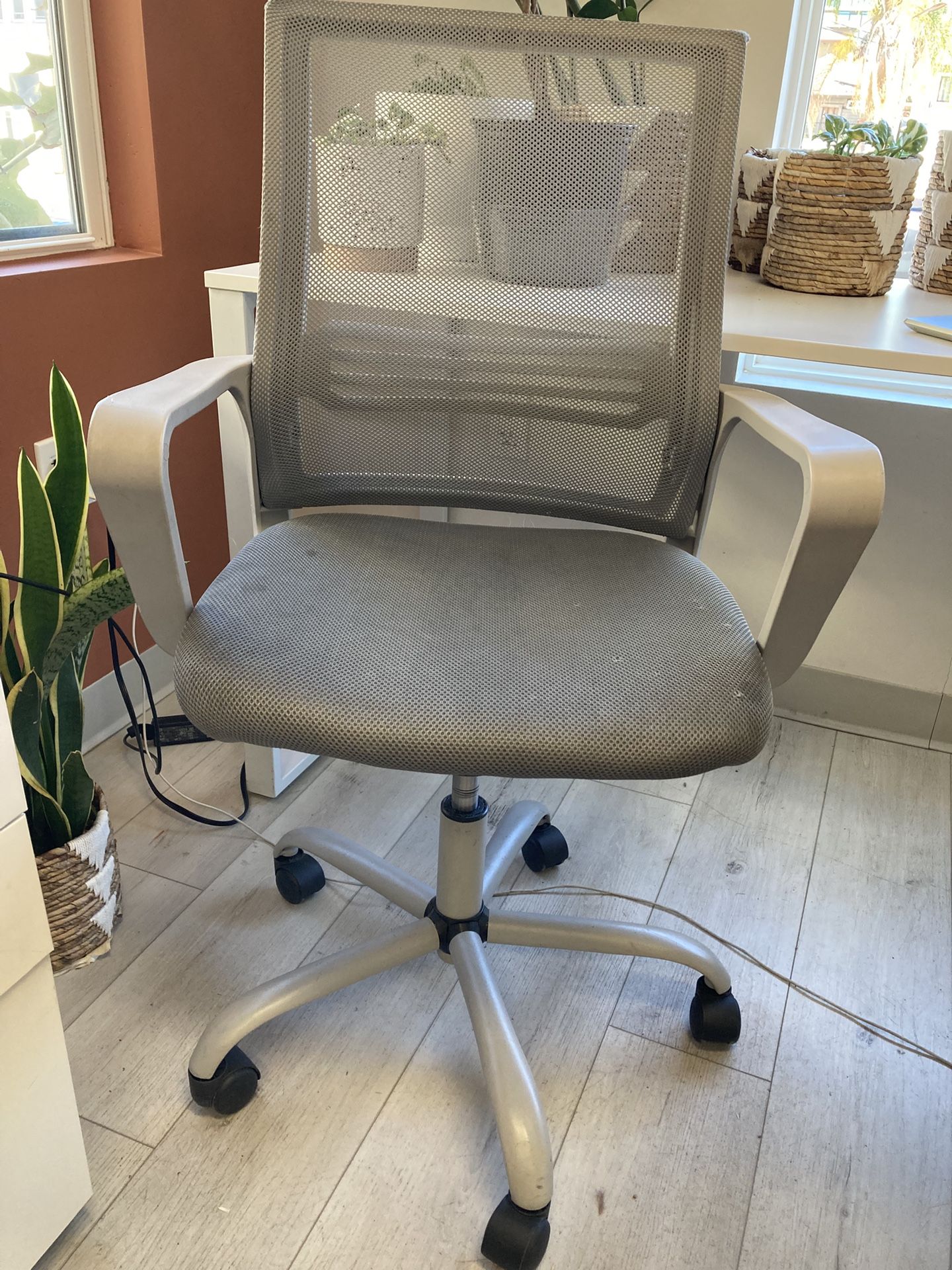 2 Free Office Chairs 