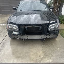 2012 CHRYSLER 300 HEMI