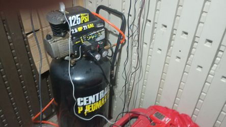  Central Pneumatic Air Compressor 125 Psi 21 Gallon Tank
