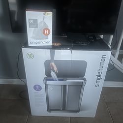 Simplehuman Garbage 58L never used but has dents