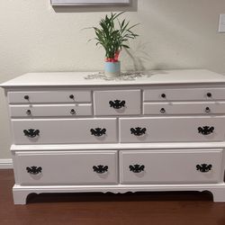 dresser, with 7 drawers, Real  Wood