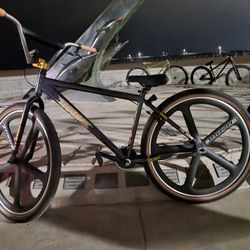 Throne Goon With Encore Wheels