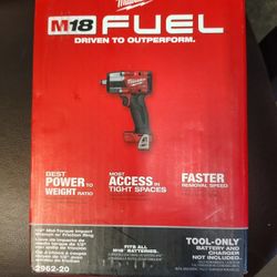 MILWAUKEE M18 FUEL GEN 2  1/2" IMPACT WRENCH