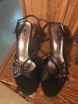 Women heels size 7 1/2